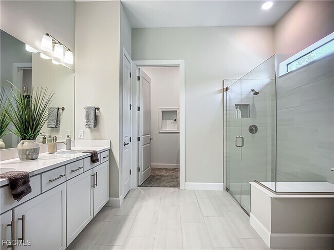 Building Photo - 2126 Yellowfin Cir