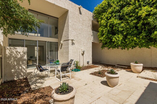 Building Photo - 4656 N 40th St