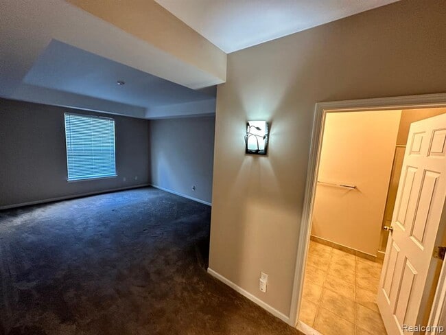 Building Photo - 2354 Pinecroft Dr