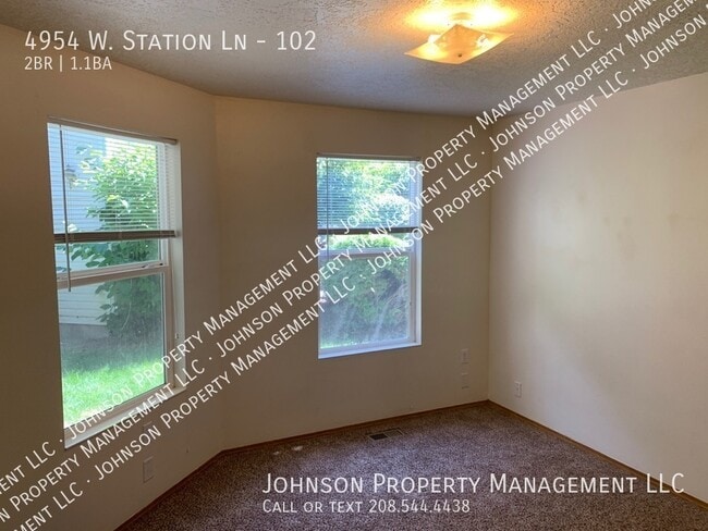 Building Photo - 4954 W Station Ln