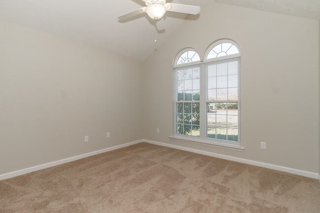 Building Photo - Ranch Near Gate 6