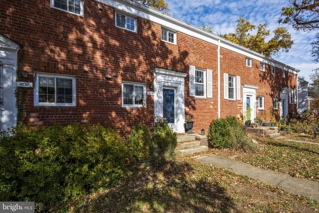 Building Photo - 1635 Ripon Pl