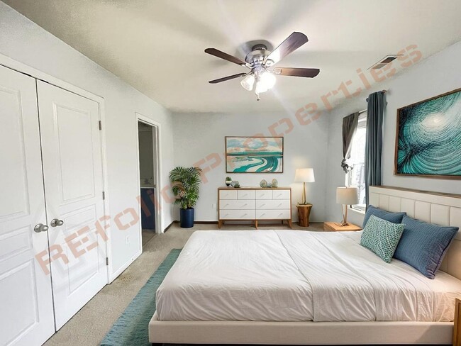 Building Photo - 2 Bedroom, 2.5 Bathroom Townhome with 2 Parking Spaces in Renaissance Park – Minutes from Downtow...