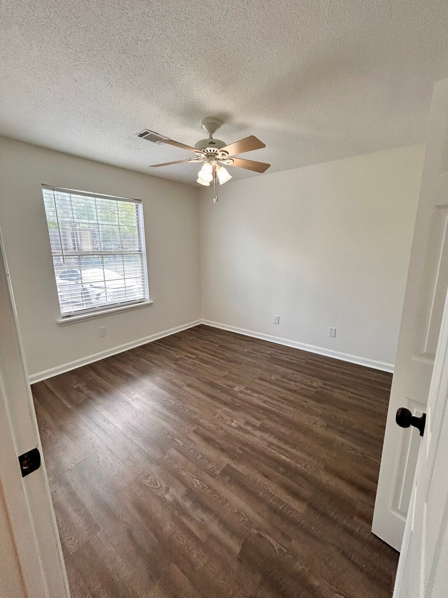 Building Photo - 318 Somerset Dr
