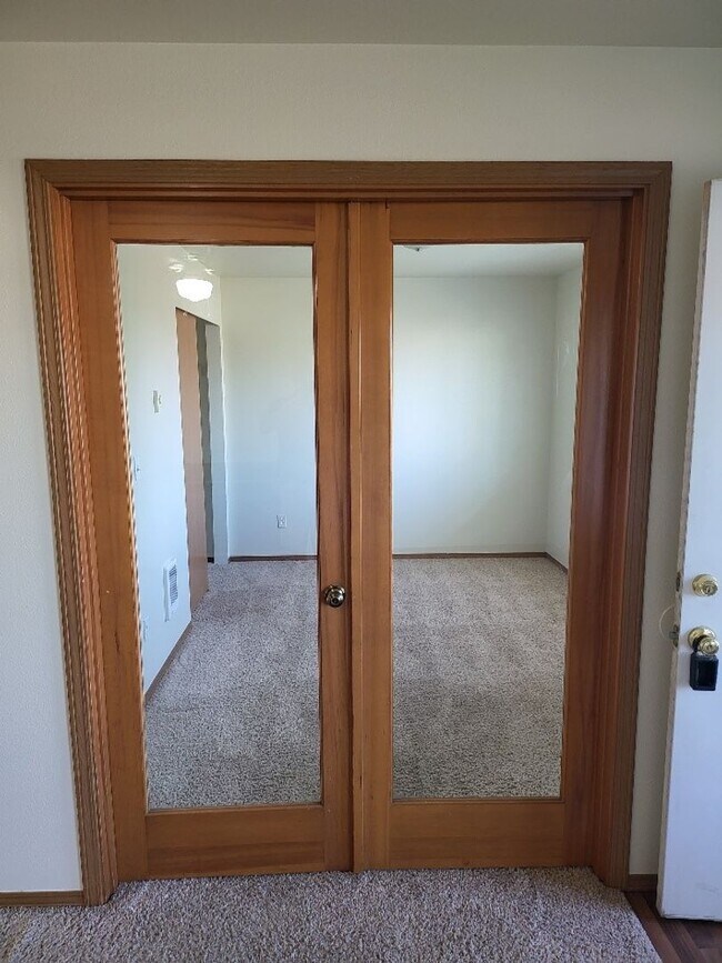 Building Photo - r159