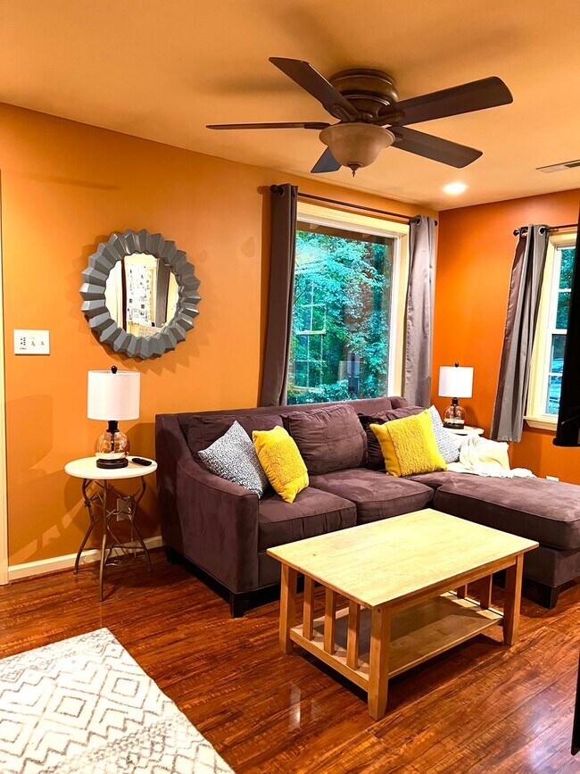 Building Photo - Completely Furnished Rental, 2 Bedrooms in...