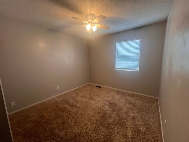 Building Photo - Spacious 3 Bedroom, 2.5 Bath Home with finished basement – Derby, KS. – Available Now!