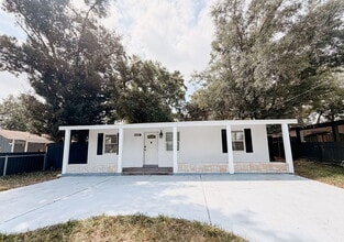 Building Photo - Home For Rent in Tampa - FULLY FENCED IN BACKYARD!
