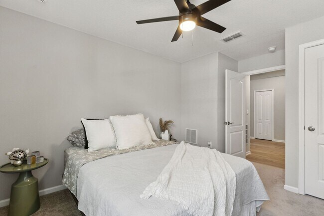 Building Photo - Home for rent