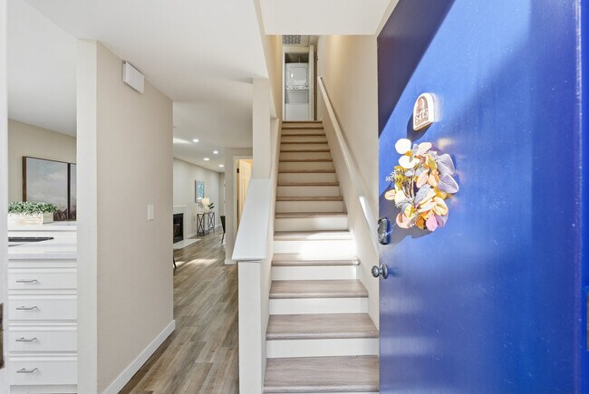 Building Photo - 153 California Ave