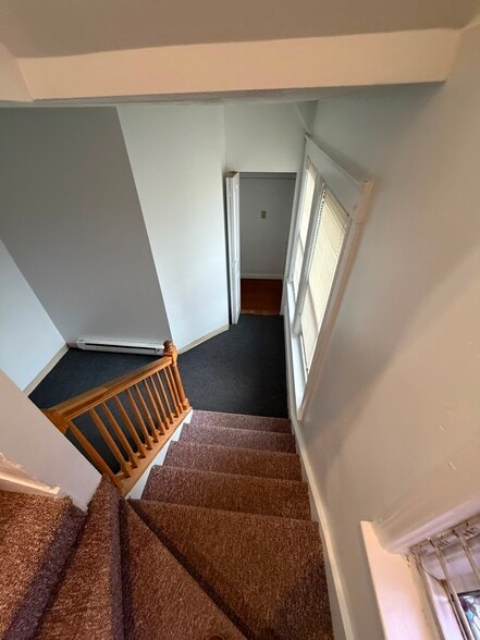 Building Photo - 132 W Selden St