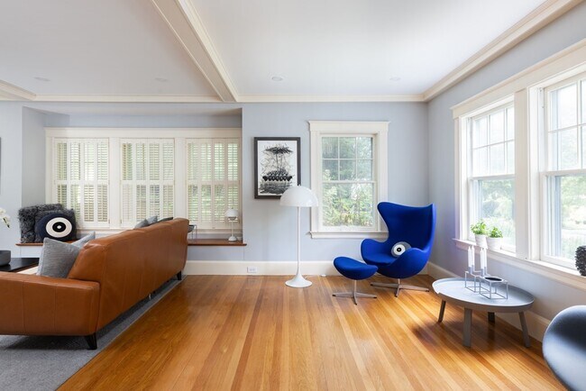 Building Photo - 17 Willow St