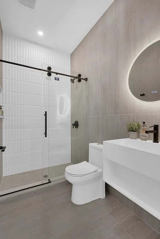 Building Photo - 97 Seigel St