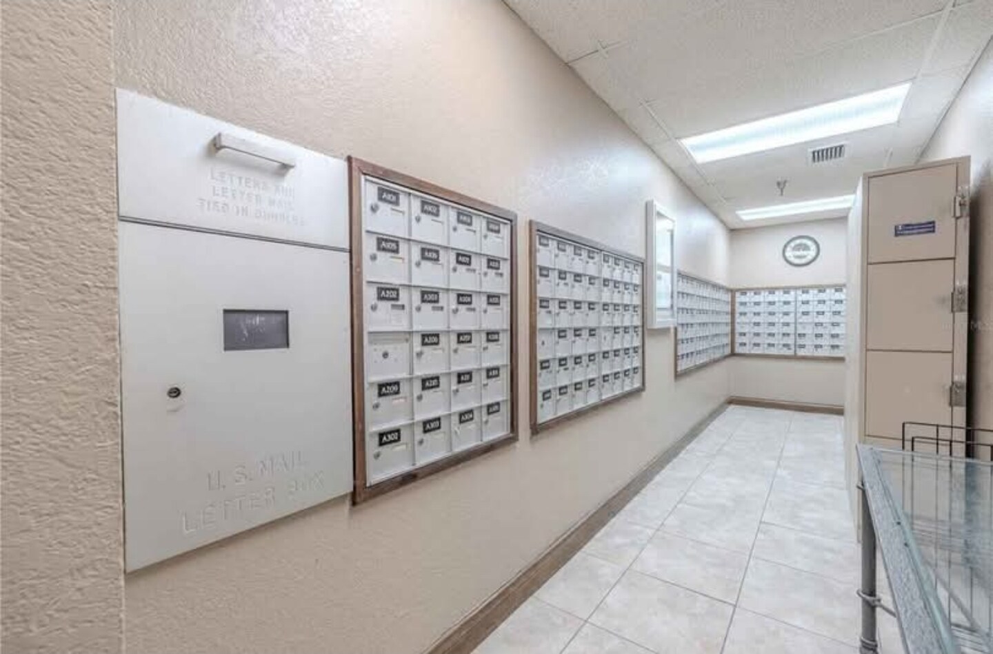 Building Photo - 2333 Feather Sound Dr