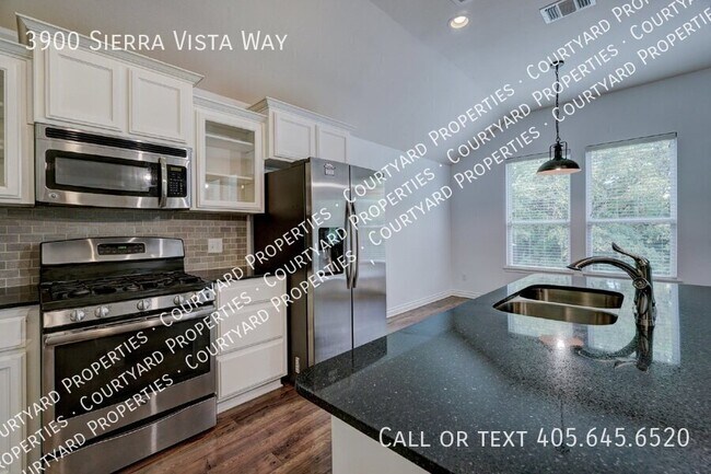 Building Photo - 3900 Sierra Vista Way