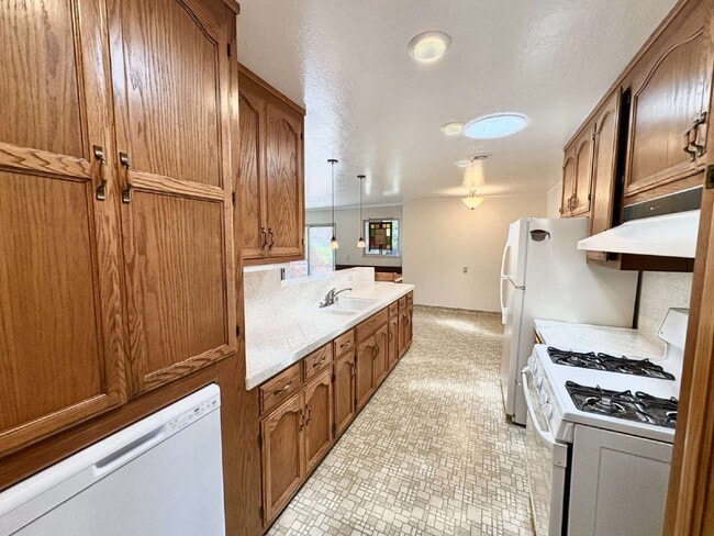 Building Photo - Peaceful Charmer Single-Story Retreat in V...