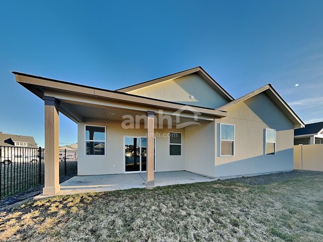 Building Photo - 3605 S Natural Wy