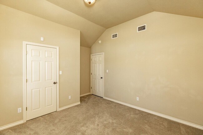 Building Photo - 434 Harbor Oaks Dr