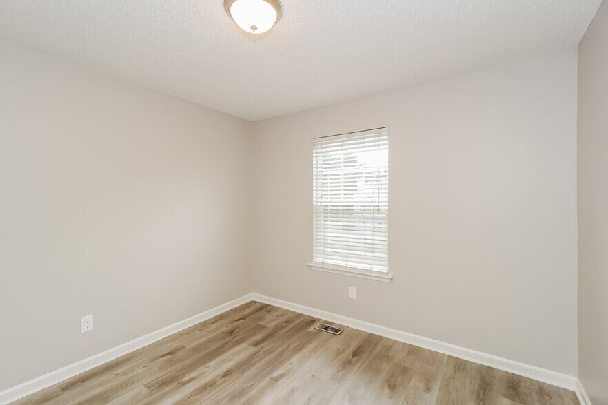 Building Photo - 1260 Augusta Woods Dr