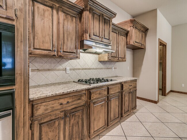 Building Photo - Fenwick Garden Village + Gated Community i...