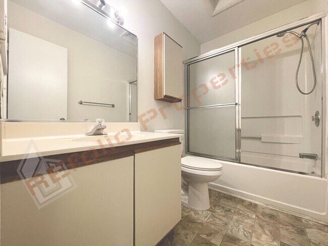 Building Photo - Beautiful 2 bedroom 2.5 bath Condo w/ 2 Reserved Parking Space @ Finley Forest, Chapel Hill, Avai...