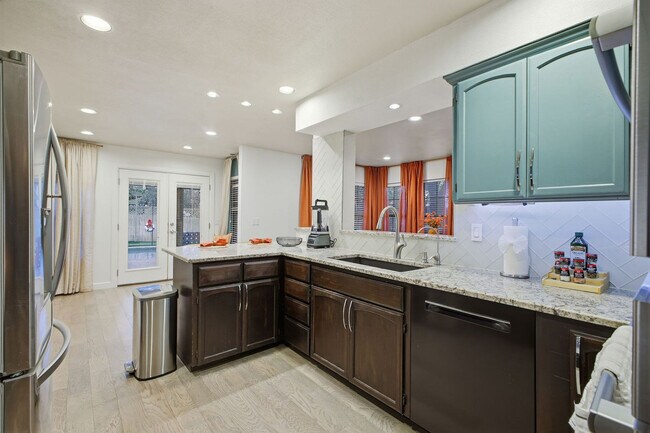 Building Photo - 2915 Quail Oak St