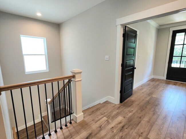 Building Photo - Stunning new executive home in Gulf Shores!