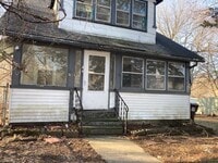 Building Photo - 3016 School St