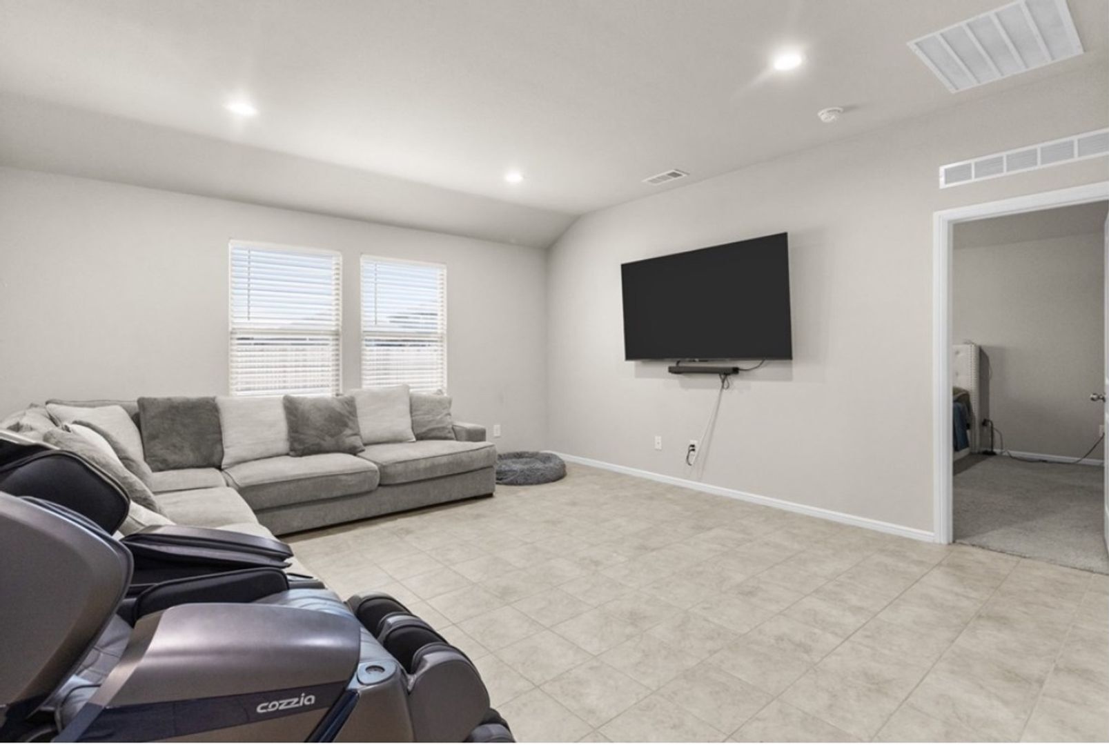 Building Photo - 7701 Orange Blossom Rd