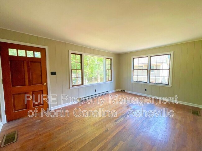 Building Photo - 127 Aurora Dr