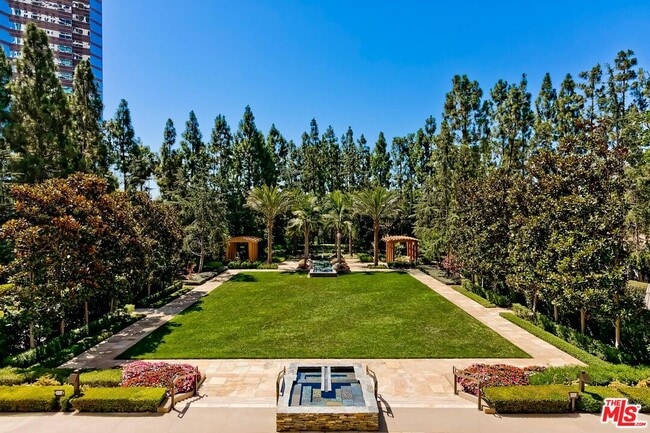 Building Photo - 1 W Century Dr