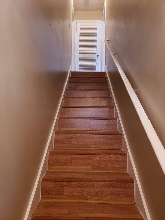 Building Photo - 3 BR/3BA Located in the Heart of Rincon