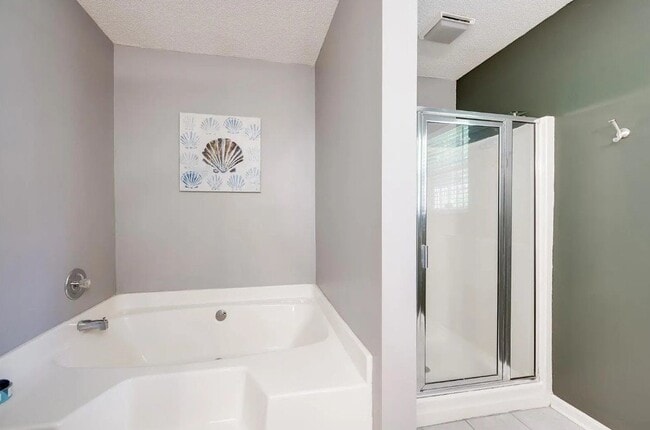 Building Photo - 250 Lafayette Dr