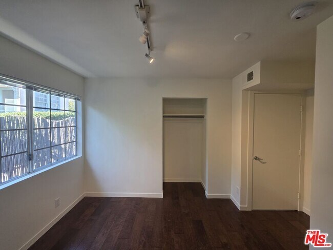 Building Photo - 2241 Branden St