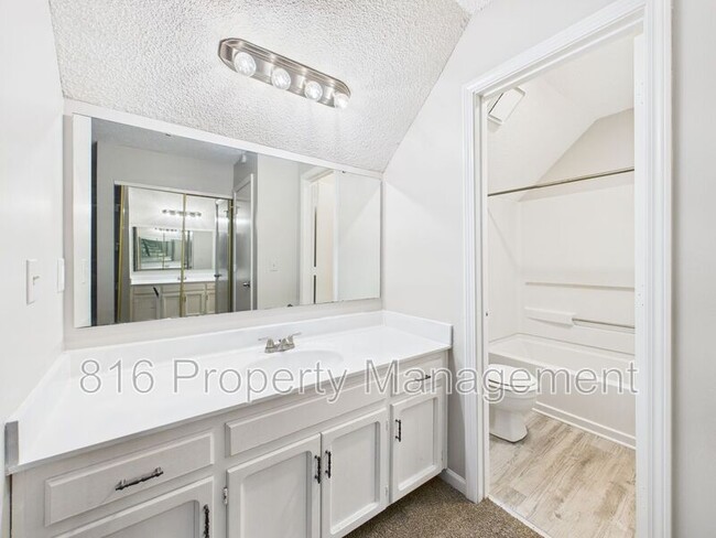 Building Photo - 7939 NW 79th Pl
