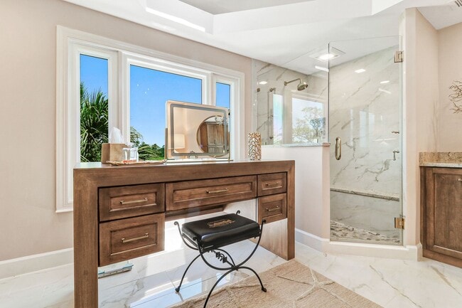 Building Photo - Spectacular Sea Pines Home - Marsh/Water Views!