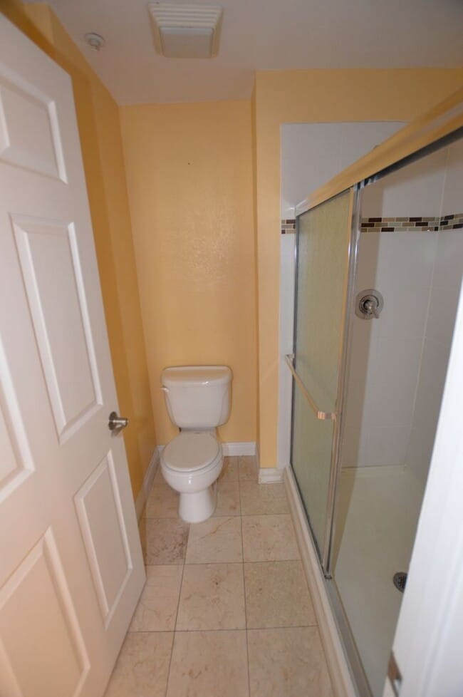 Building Photo - Meridian - Unfurnished 2 Bdrm / 2 Ba Condo - 1 1/2 Blocks off the Strip