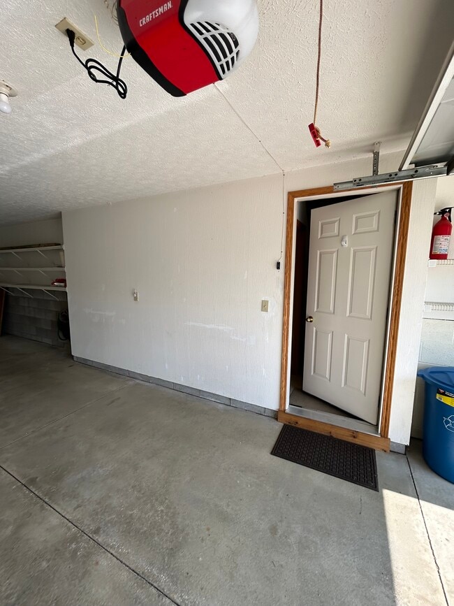 Building Photo - 651 Sturbridge Dr
