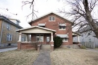 Building Photo - 425 E Cherry St