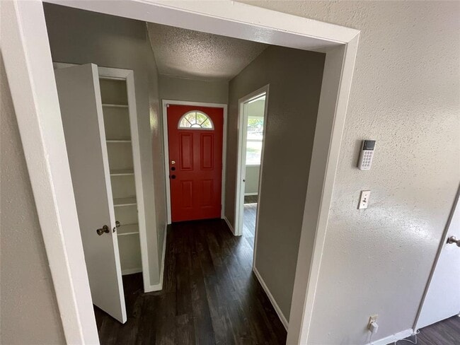 Building Photo - 5806 Emerald Forest Dr