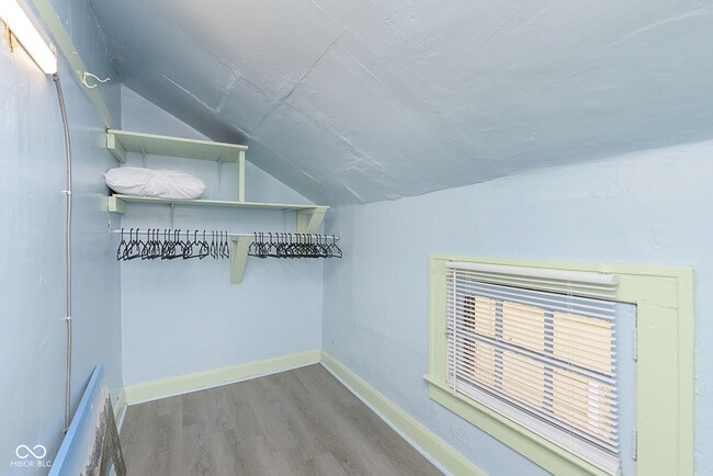 Building Photo - 4237 Graceland Ave