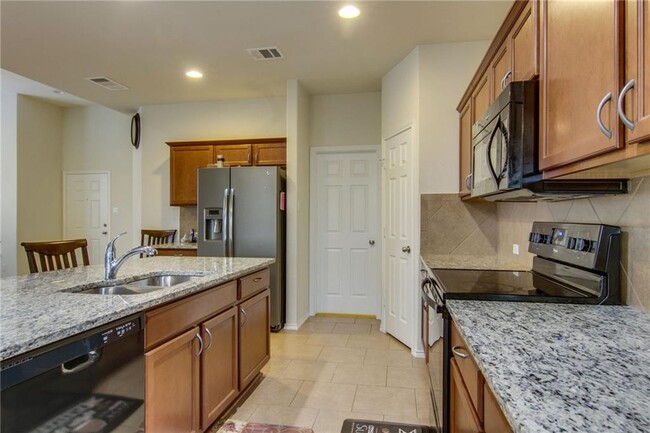 Building Photo - 16009 Hawthorne Heights Trail