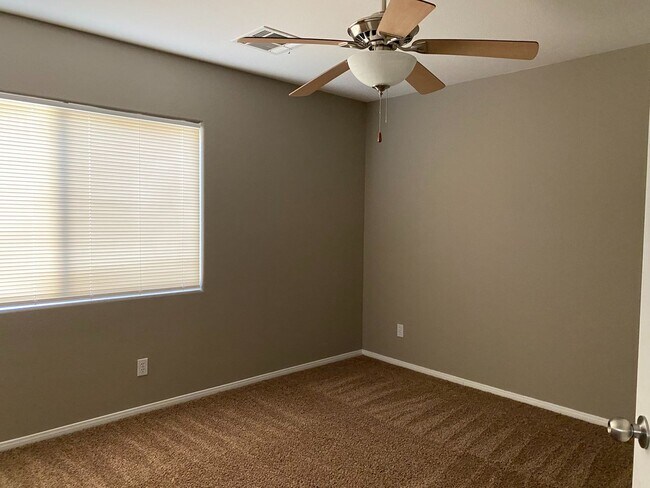 Building Photo - 2 Story 2 brm 2 1/2 bath 1 car garage home