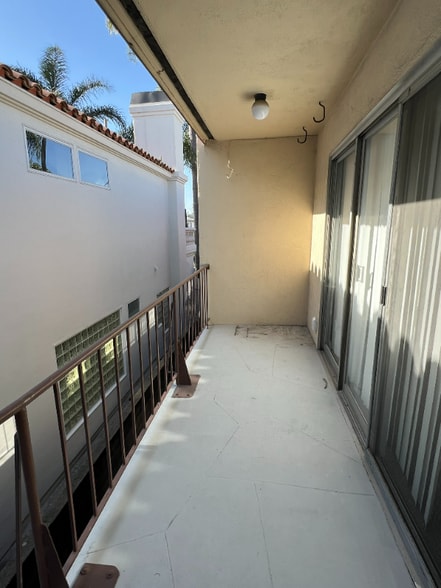 Building Photo - 244 5th St