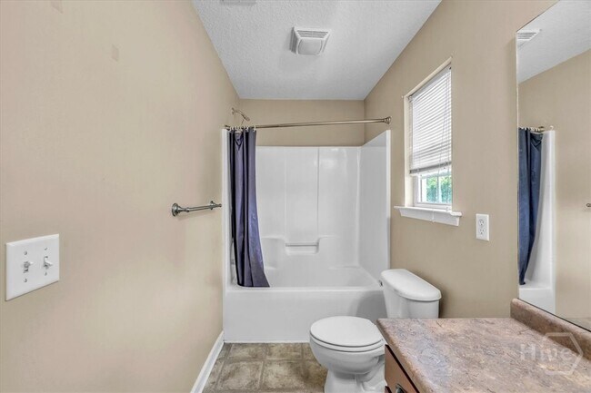 Building Photo - 256 Savannah Ln