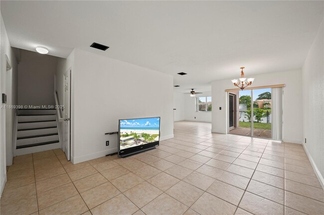 Building Photo - 6714 NW 39th Ln