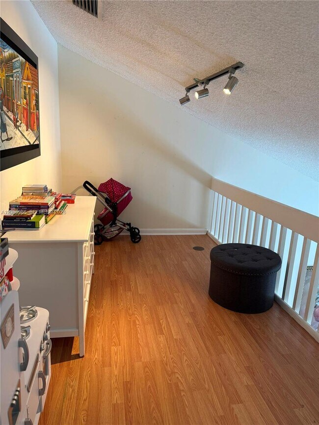 Building Photo - 14795 SW 97th Terrace