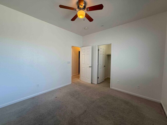 Building Photo - Great 3 Bedroom In Elk Grove