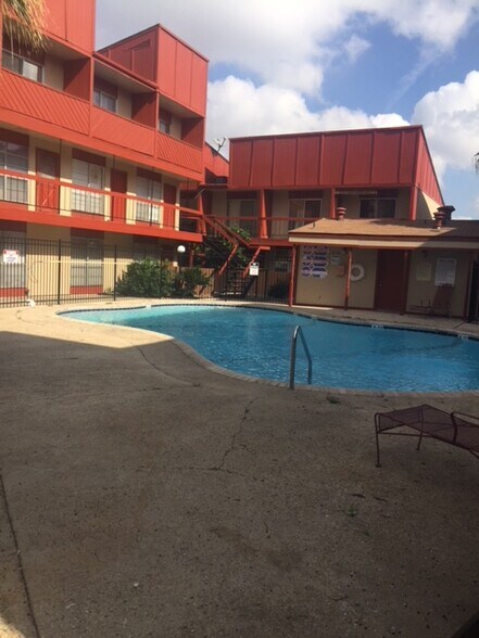 Building Photo - 3243 Nacogdoches Rd