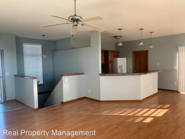 Building Photo - 3 br, 2 bath House - 1017 N Crest St.